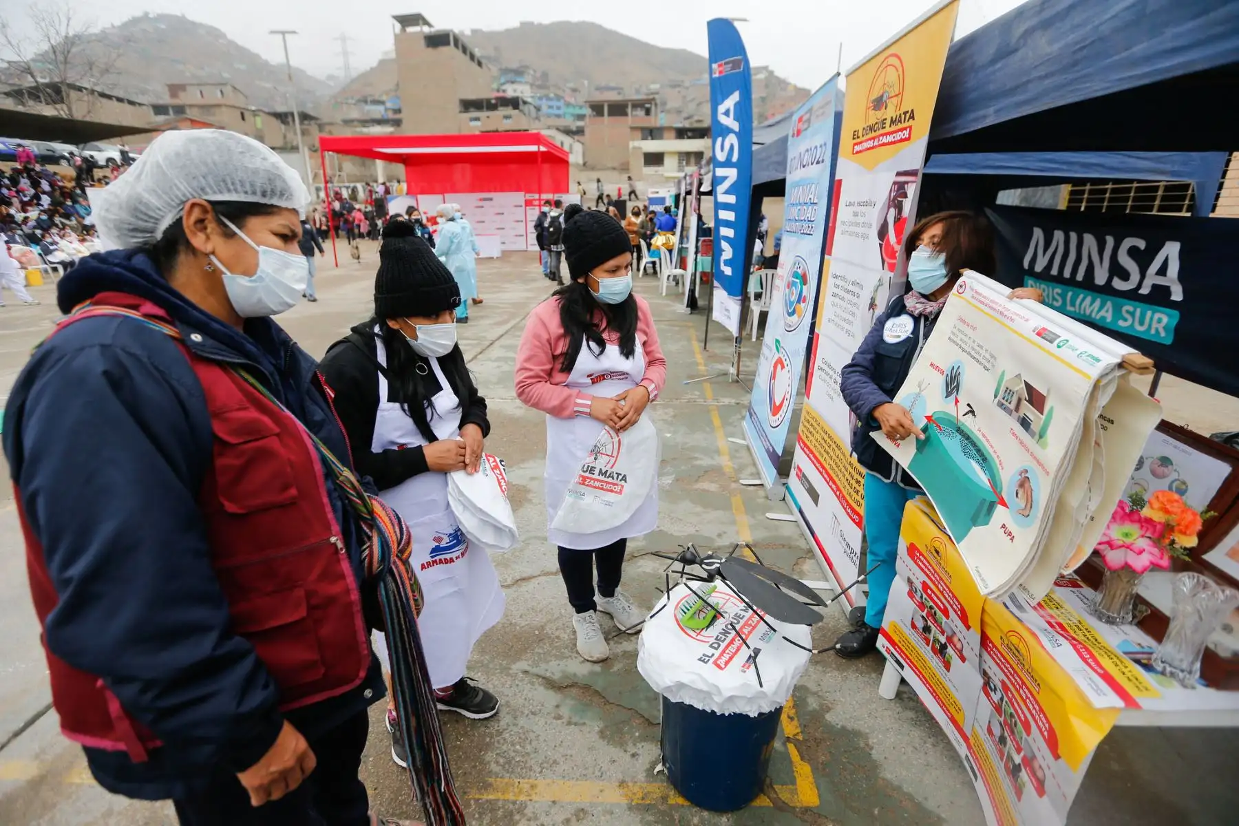 Minsa participa en la campaña de salud integral dirigida a 300 beneficiarios de las ollas comunes de Villa María del Triunfo.
Foto: Minsa