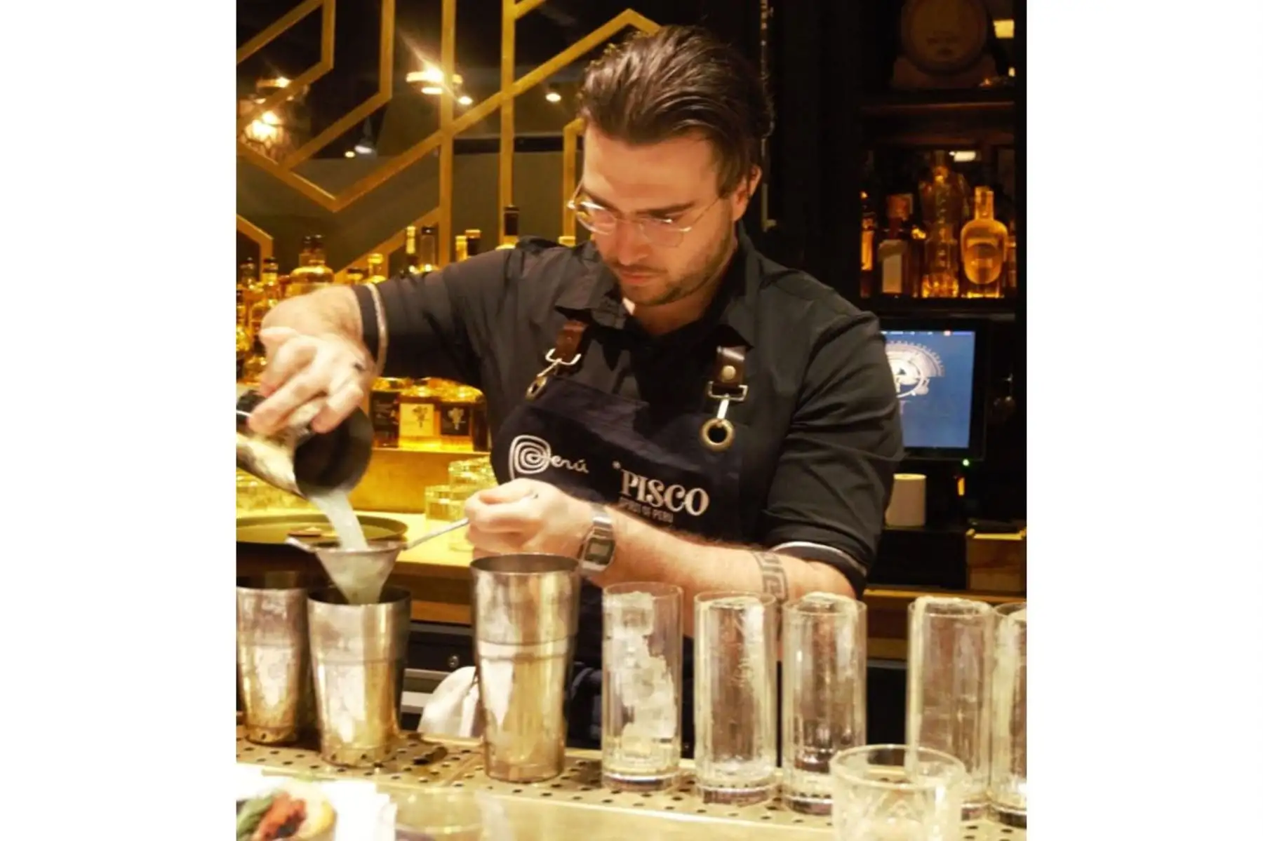 Francia acoge la PISCO WEEK y corona campeón al barman del hotel Bvlgari en París.
Foto: Oficina Comercial de Promperú en París