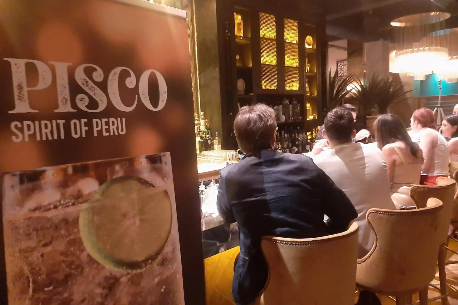 La pisco week  Francia es una oportunidad para descubrir nuevos sabores s gracias a los Cocteles clásicos, Pisco Sour o Chilcano, pero también para degustar nuevas creaciones en ediciones muy
limitadas. 
Foto: Oficina Comercial de Promperú en París