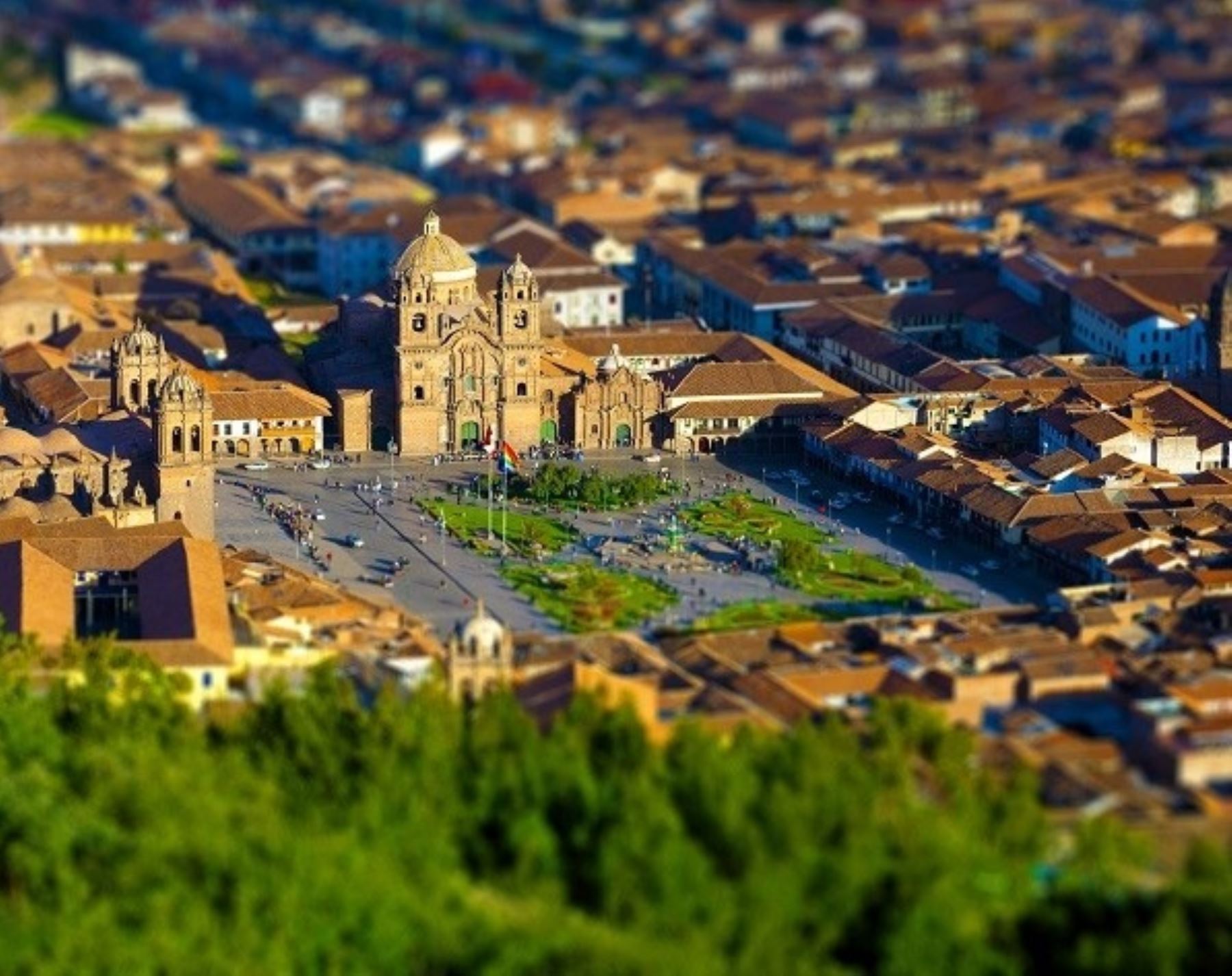 Lectores de prestigiosa revista estadounidense Travel + Leisure eligieron a Cusco como la mejor ciudad para viajar de Centro y Sudamérica y figuera en el puesto 21 de la lista de 25 mejores ciudades del mundo.