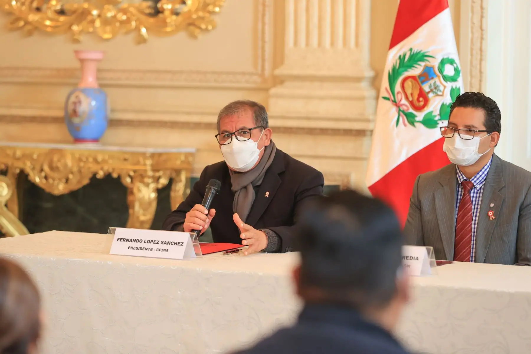 El licenciado Fernando López Sánchez, presidente del Comité Peruano Memoria del Mundo y el Doctor Ricardo Moreau Heredia jefe institucional del Archivo General de la Nación suscribibieron el día de hoy un convenio con el objetivo de “Contribuir a la preservación del Patrimonio Documental del Perú, mejorando las posibilidades de su acceso, y creando una mayor conciencia de su existencia e importancia, tanto a nivel nacional e internacional. 
Foto: ANDINA/Andrés Valle