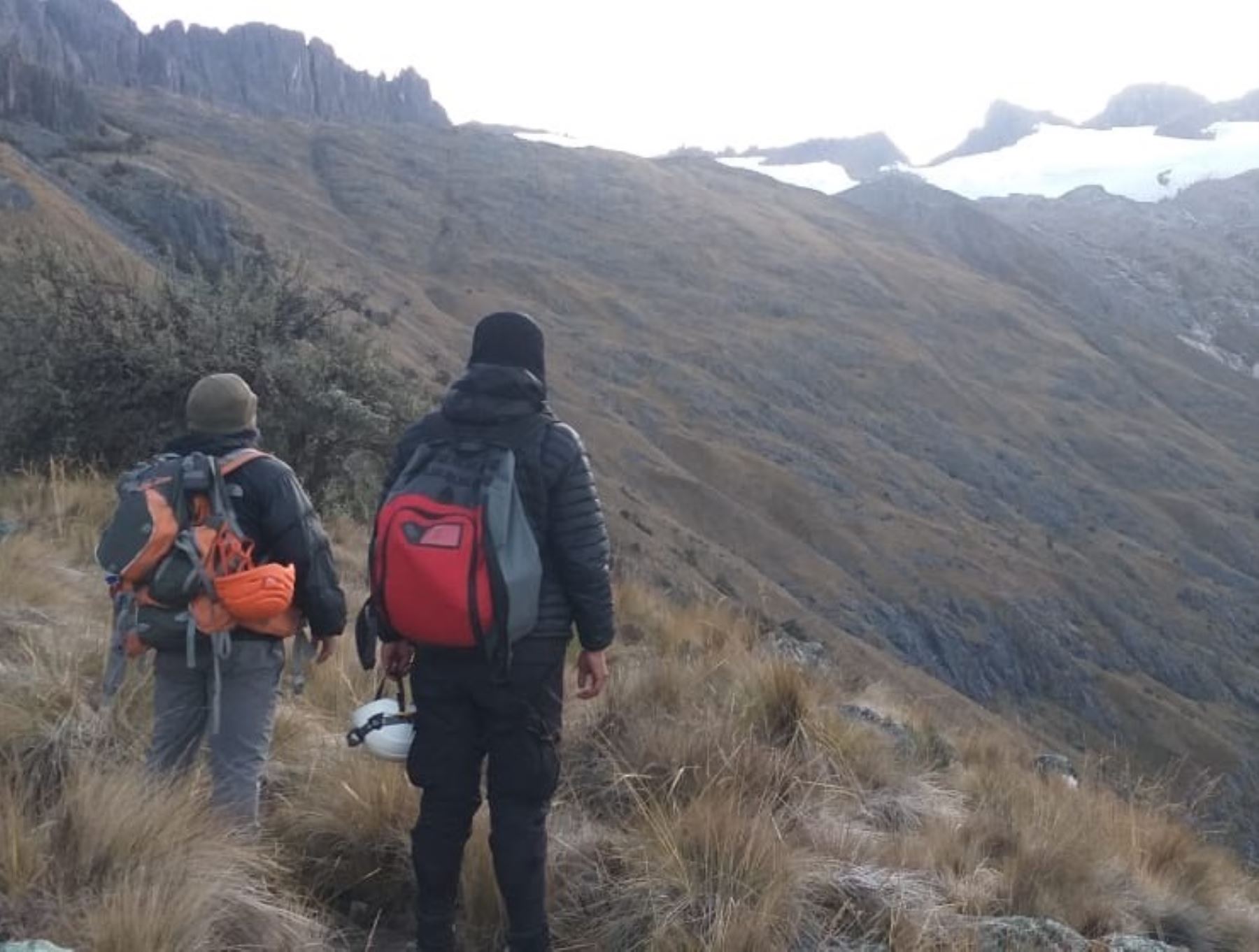 Agentes de la Policía de Alta Montaña de Cusco y voluntarios buscan a turista italiano Alberto Fedele quien se encuentra en calidad de desaparecido desde los primeros días de julio.