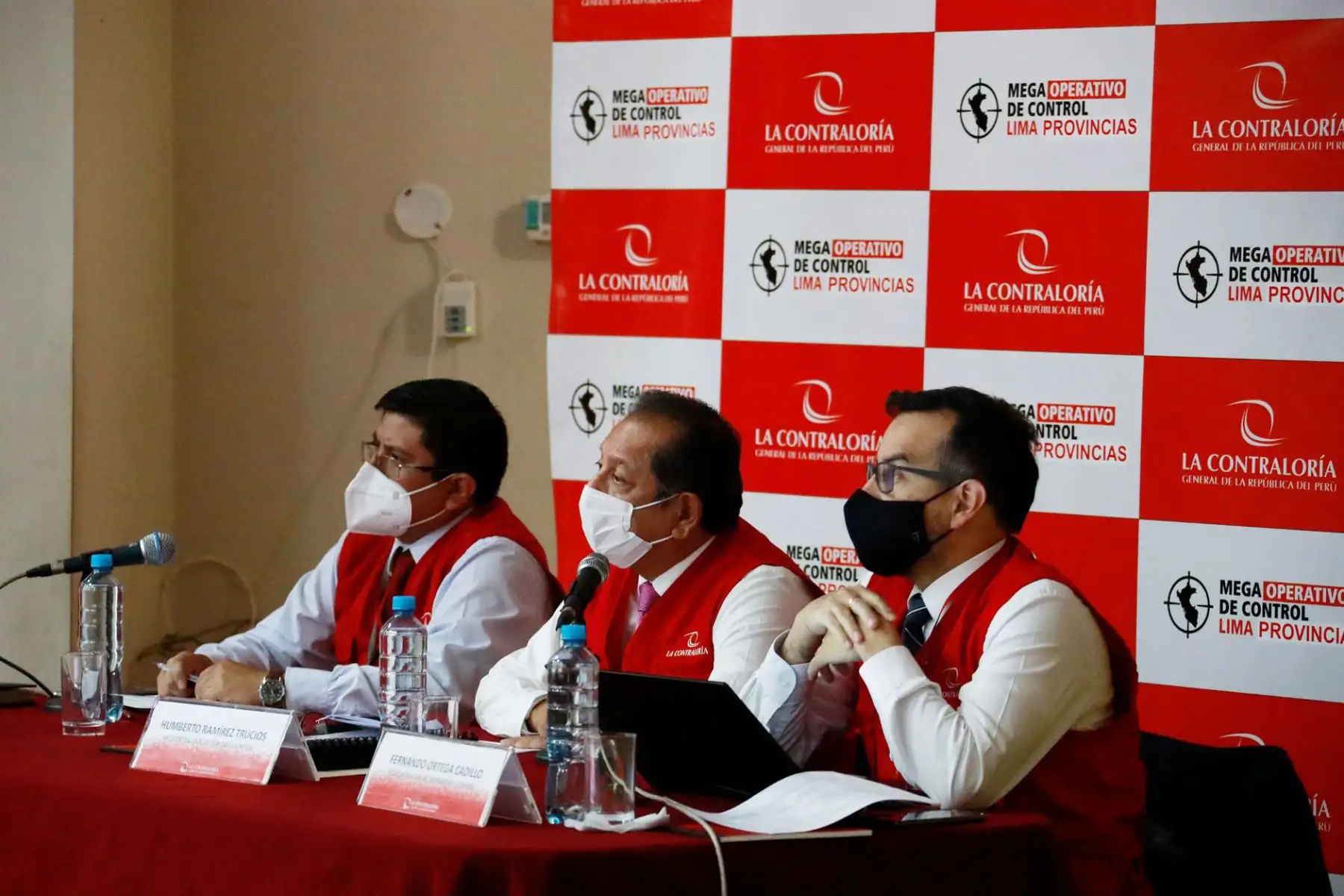 Desde la ciudad de Huacho, la Contraloría General inició hoy el despliegue del Megaoperativo de Control Lima Provincias, durante el cual se supervisará la ejecución de S/ 1917 millones de recursos del Estado, de los cuales el 97% (S/ 1868 millones) corresponde a inversión pública. 
Foto: Contraloría General