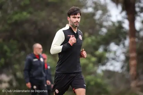 Claudio Yacob fue presentado como flamante refuerzo de universitario de deportes
