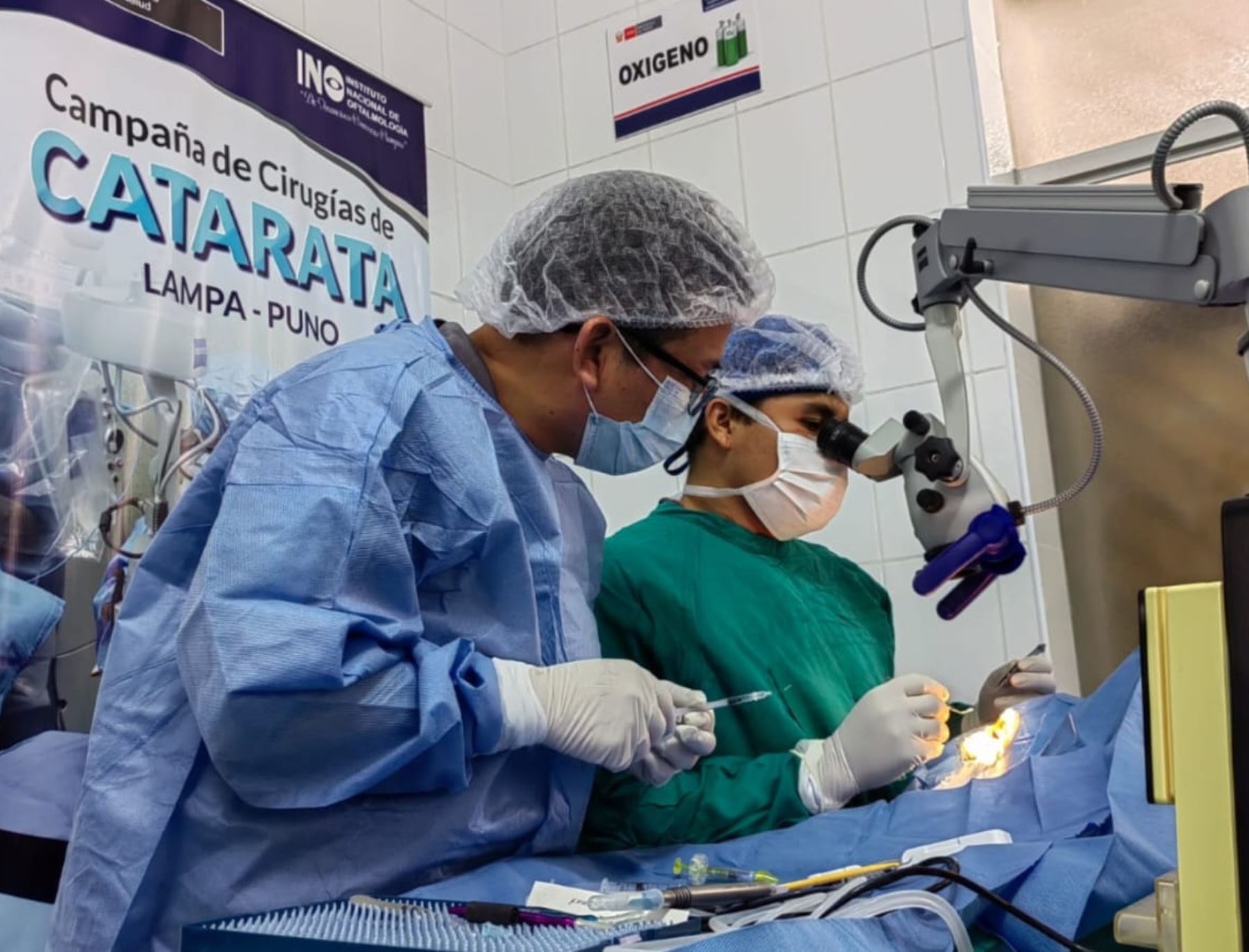 Especialistas del Instituto Nacional de Oftalmología operan de cataratas a adultos mayores de la provincia de Lampa, región Puno, informó el Minsa.