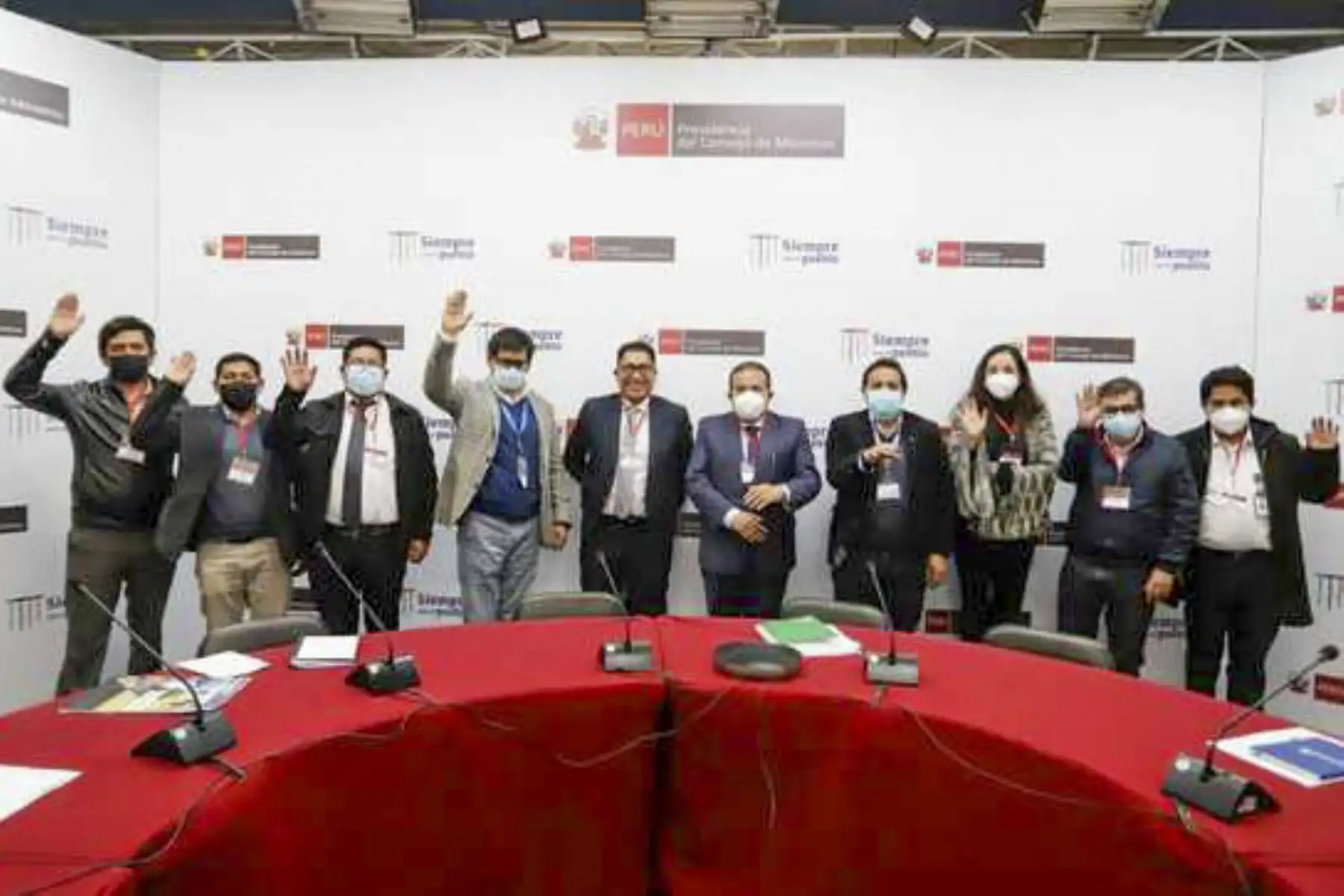 Reunión de funcionarios de PCM, Midagri con el alcalde de Challhuahuacho para avanzar en las gestiones de las obras de riego. ANDINA/Difusión
