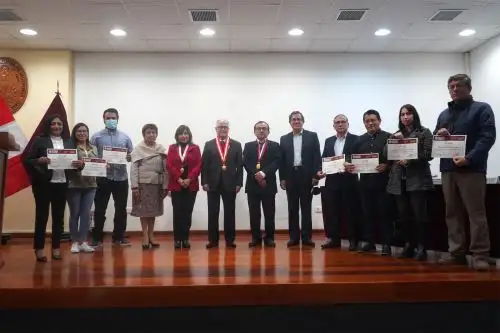 Ceremonia fue presidida por el rector de la UNI, el doctor Alfonso López Chau Nava, quien felicitó a todos los investigadores por sus logros.