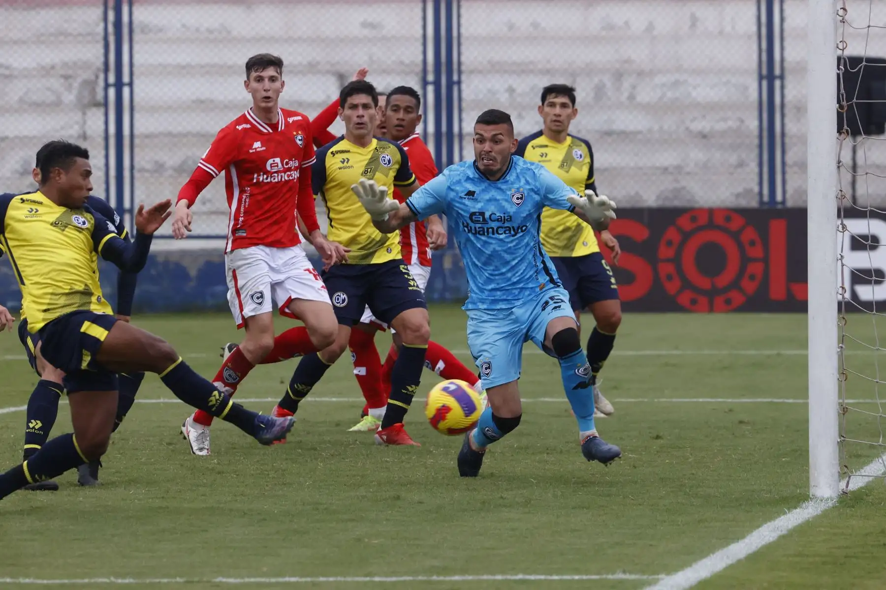 Municipal se enfrenta al Cienciano por la segunda fecha del Torneo Clausura Liga 1 en el Estadio Iván Elías Moreno de Villa el Salvador.
Foto: ANDINA/ Melina Mejía
