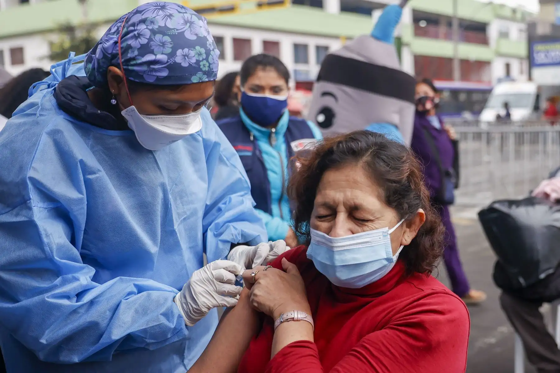 Ministerio de Salud realiza campaña de vacunación contra el covid-19 en la Estación Gamarra de la Linea 1 del Metro de Lima.
Foto: ANDINA/Carla Patiño Ramírez