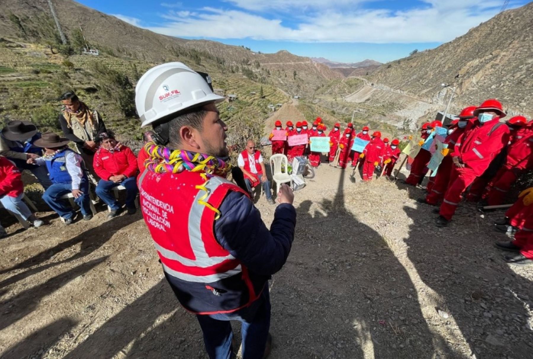 El superintendente de la Sunafil, Víctor Loyola, llegó a Tacna junto con el ministro de Trabajo y Promoción del Empleo, Juan Ramón Lira, para cumplir con una serie de actividades en beneficio de la población de esta región ubicada al sur del Perú.