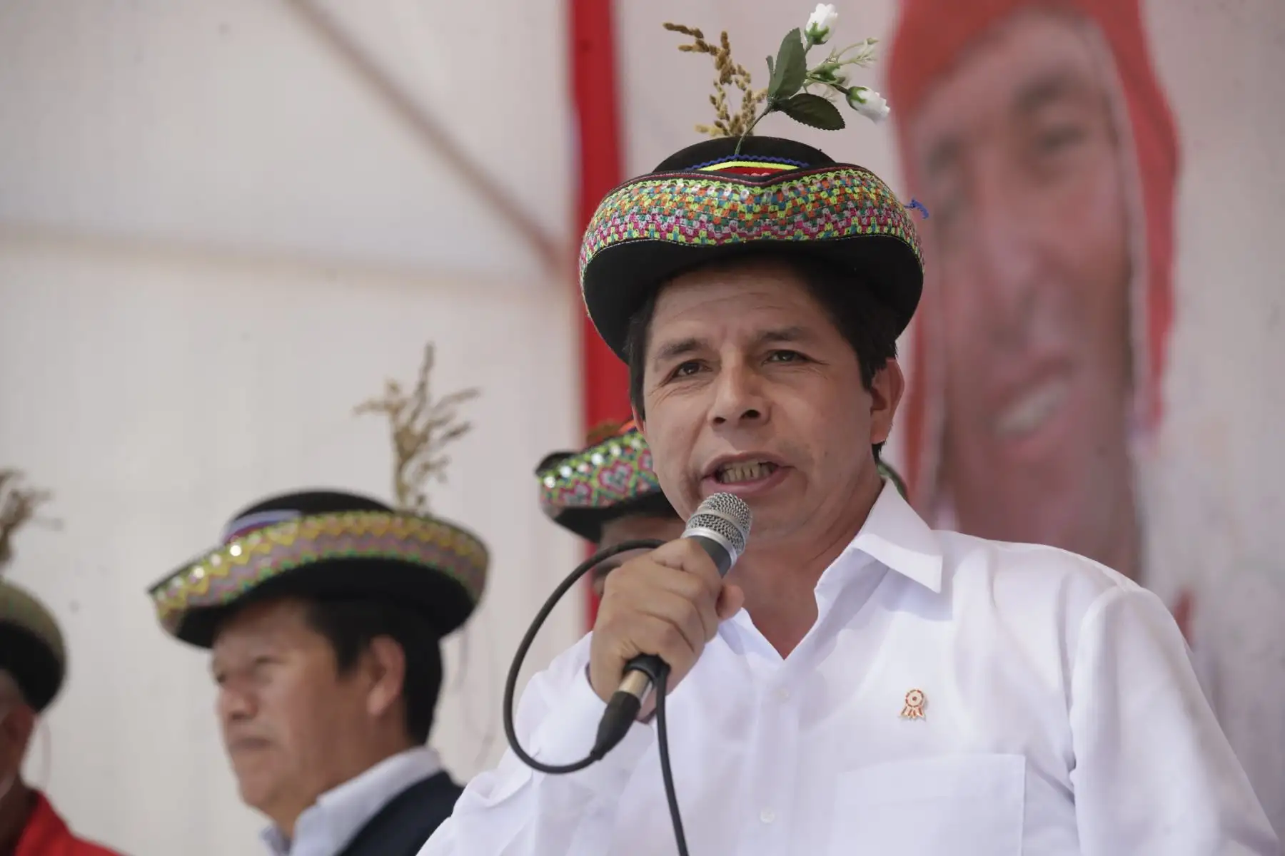 Presidente  Pedro Castillo, llega a la región Ayacucho para  participar del lanzamiento de la ejecución de nuevos proyectos productivos, en el centro poblado de Ccayarpachi, Santiago de Pischa, Huamanga.
Foto: ANDINA/Prensa Presidencia