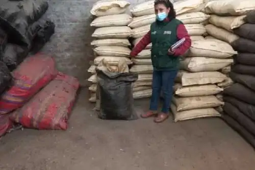Este primer lote del abono orgánico llegó desde el puerto de Salaverry, para su venta a más de 40 familias productoras agrarias y fertilizar a un total de 115 hectáreas de cultivos como arroz, mango, maíz, limón, palta, cacao, café, algodón y hortalizas.