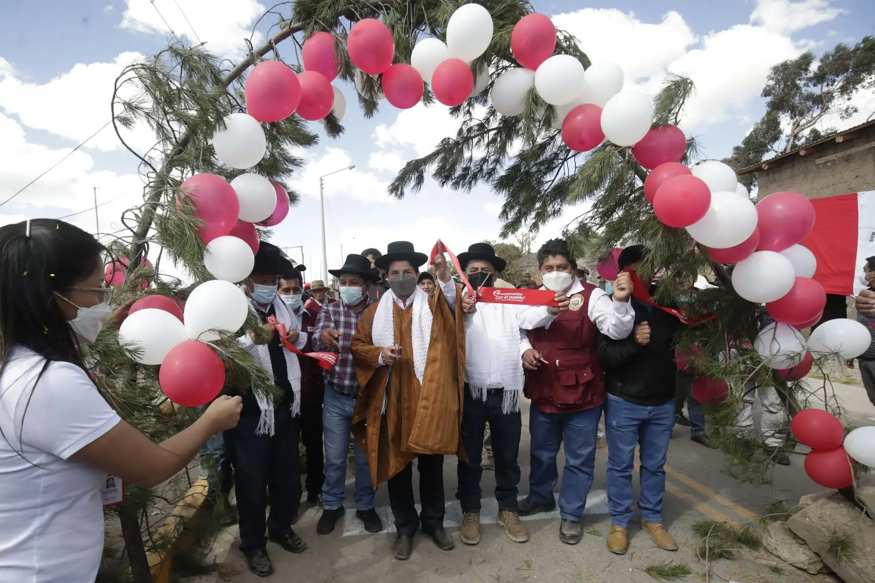 El presidente de la República, Pedro Castillo, inauguró el asfaltado de la carretera Chupas- Chiara-Huamanga, en la región Ayacucho. Foto: ANDINA/Prensa Presidencia