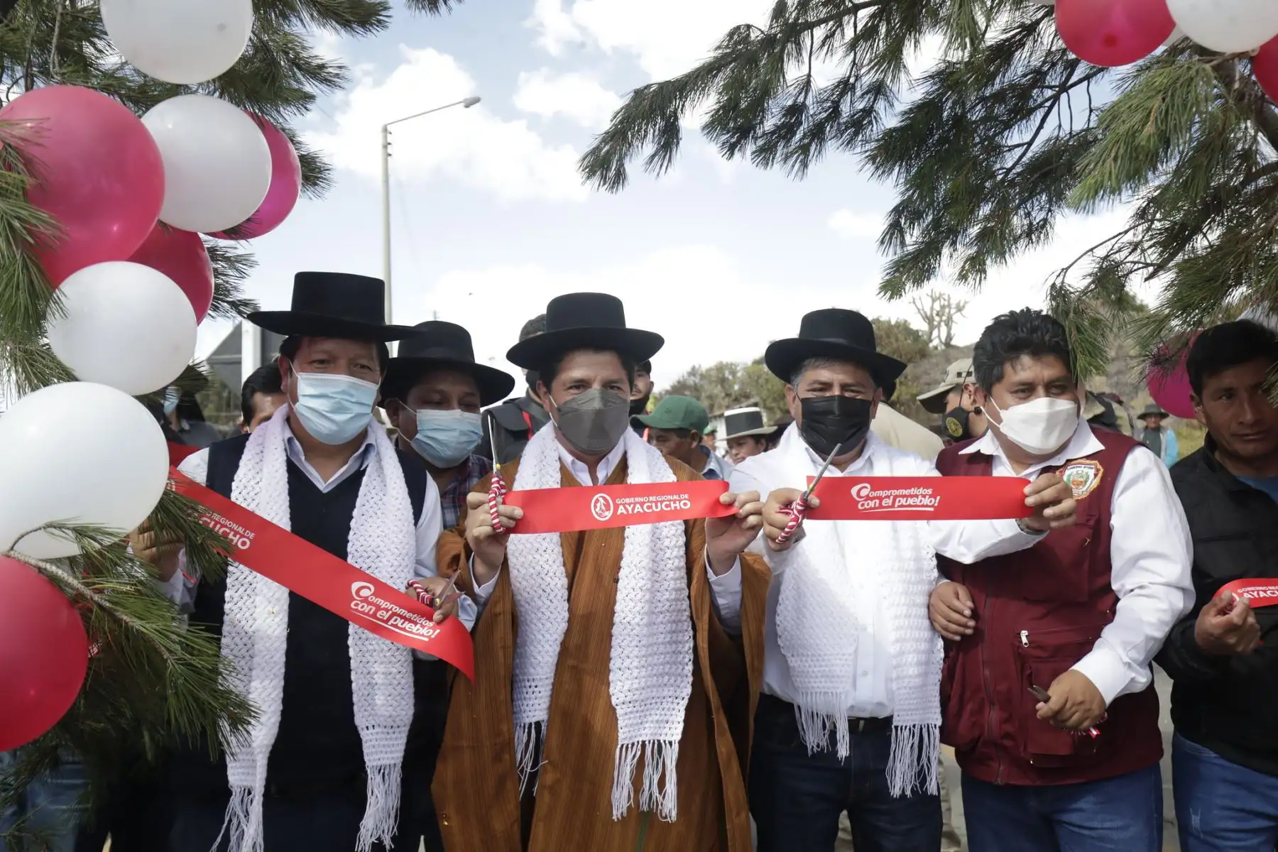 El presidente de la República, Pedro Castillo, inauguró el asfaltado de la carretera Chupas- Chiara-Huamanga, en la región Ayacucho. Foto: ANDINA/Prensa Presidencia