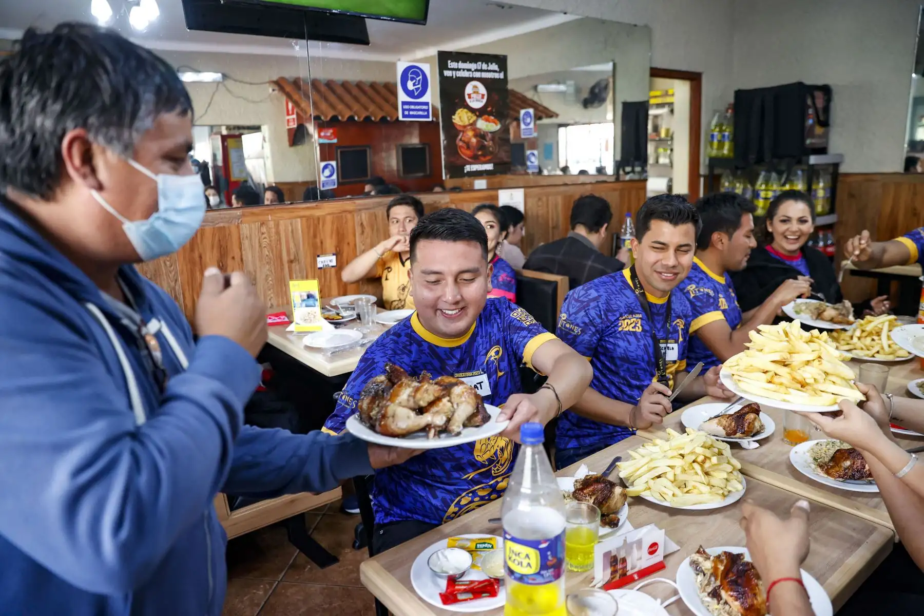Restaurante de pollo a la brasa. ANDINA/Carla Patiño Ramírez