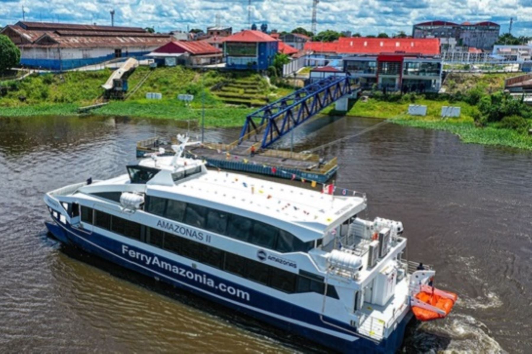 Servicio de transporte ferry subsidiado por el Ministerio de Transportes y Comunicaciones (MTC) en la región Loreto. Foto: Cortesía.