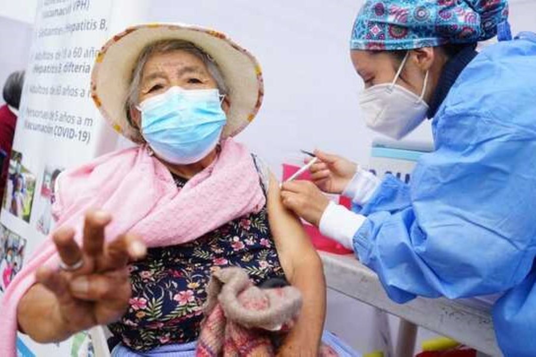Cerca de 400 personas fueron vacunadas contra la covid-19 en Huaycán