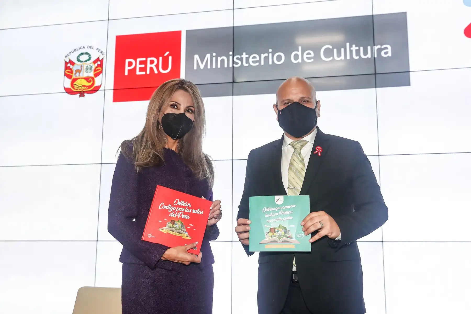 La actividad contó con la presencia del ministro de Cultura, Alejandro Salas y la presidenta del Consejo Directivo de OSITRÁN, Verónica Zambrano. Foto: ANDINA/ Renato Pajuelo