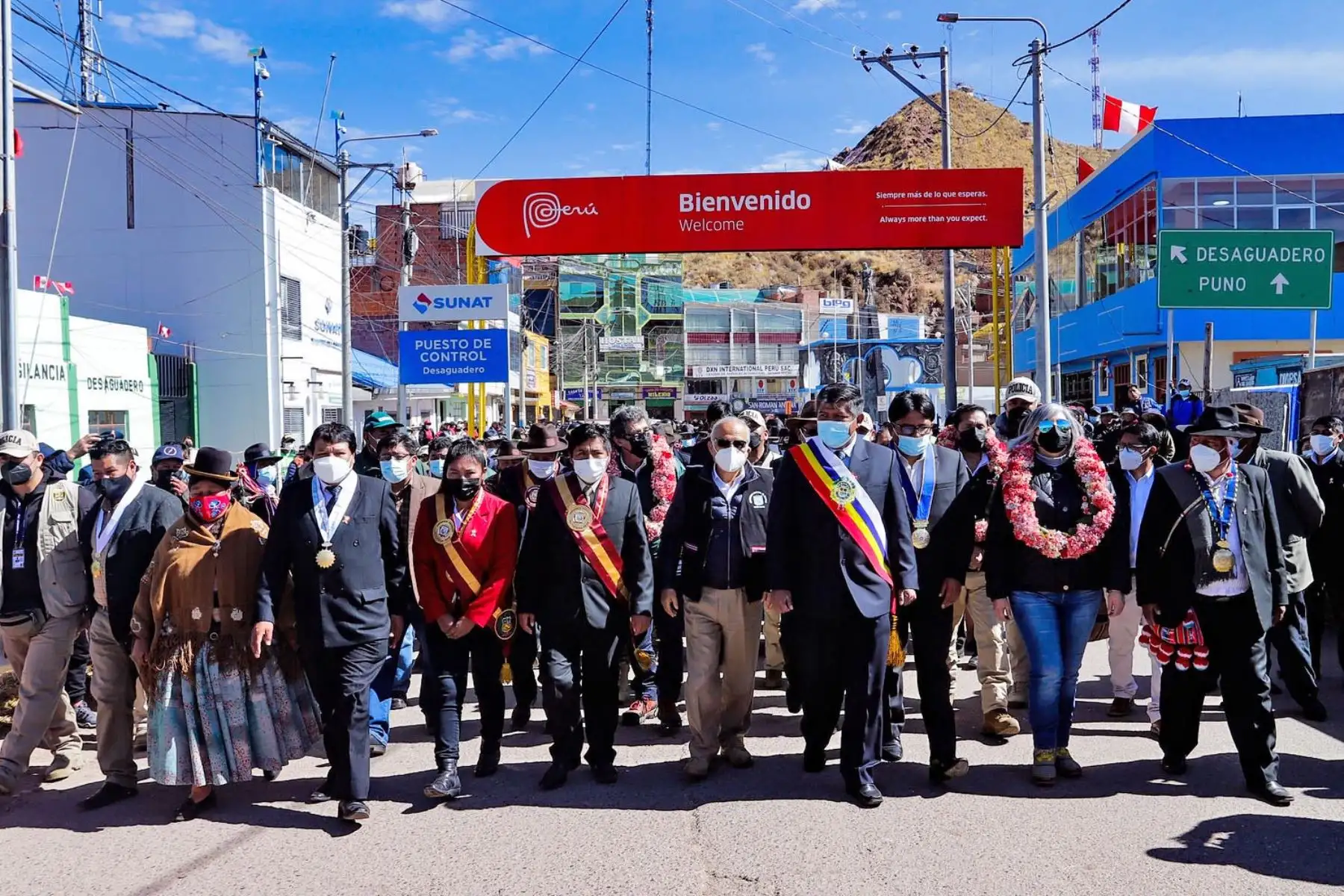 En el acto solemne participarán autoridades regionales y locales, como el alcalde del distrito de Desaguadero, Isidoro Mendoza Huallpa; la cónsul de Bolivia en el Perú, Felipa Huanca Llupanqui; el alcalde del Gobierno Autónomo de la Municipalidad de Desaguadero (Ingavi-Bolivia) y la población en general. Foto: ANDINA/ PCM