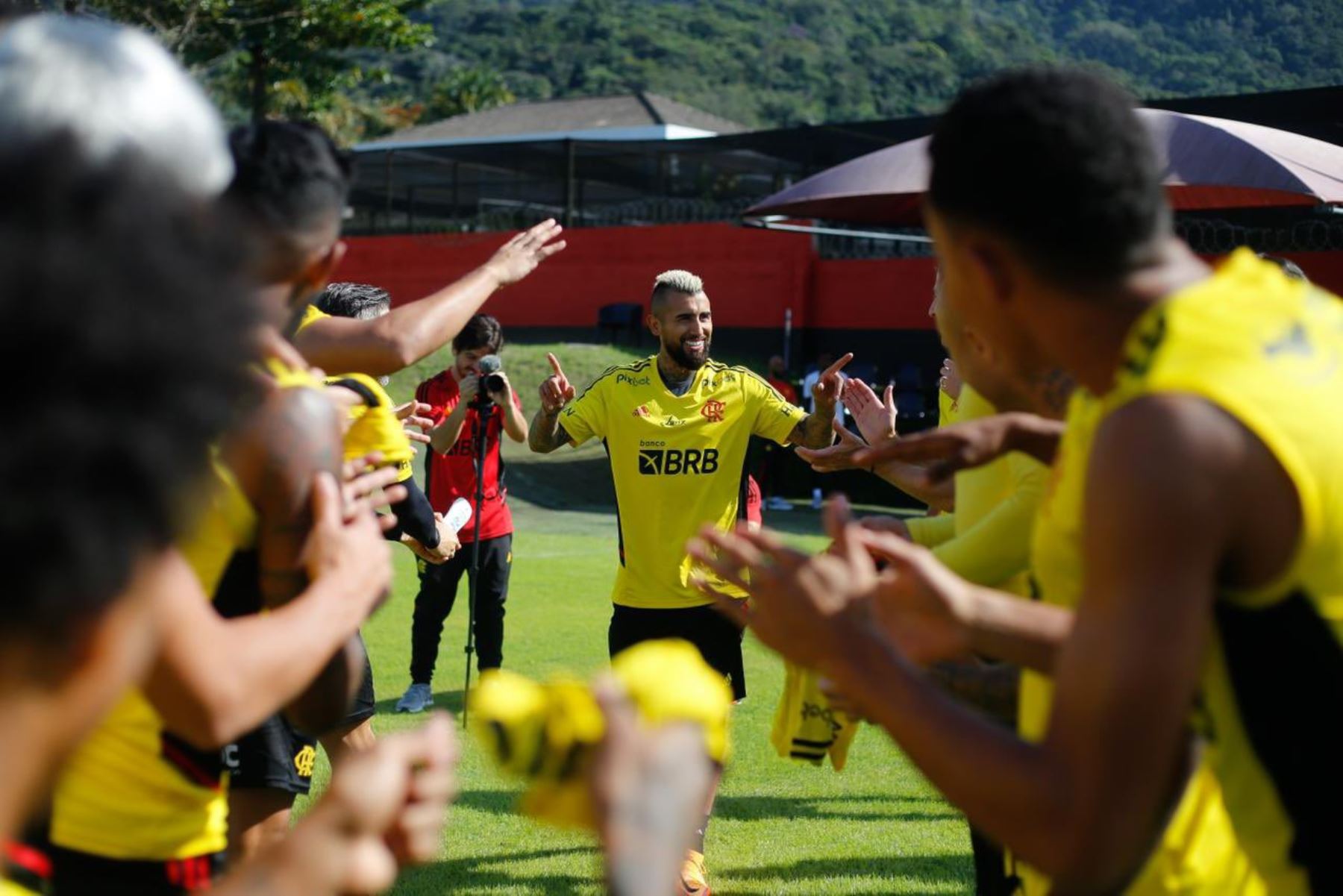 Arturo Vida se mostró feliz por jugar en el Flamengo