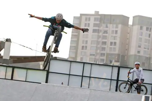 Arnol Montañez. se consagró bicampeón nacional del BMX freestyle en el circuito Panamericano Costa Verde de Legado.