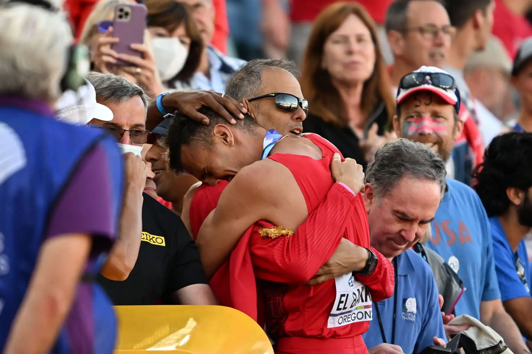 Soufiane El Bakkali de Marruecos reacciona después de ganar la final masculina de 3000 m con obstáculos durante el Campeonato Mundial de Atletismo en Hayward Field en Eugene, Oregón.
Foto: AFP