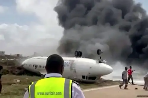El accidente ocurrió esta mañana a las 11:28, hora local (8.28 GMT), en el principal aeropuerto del país. Foto: Captura de pantalla.