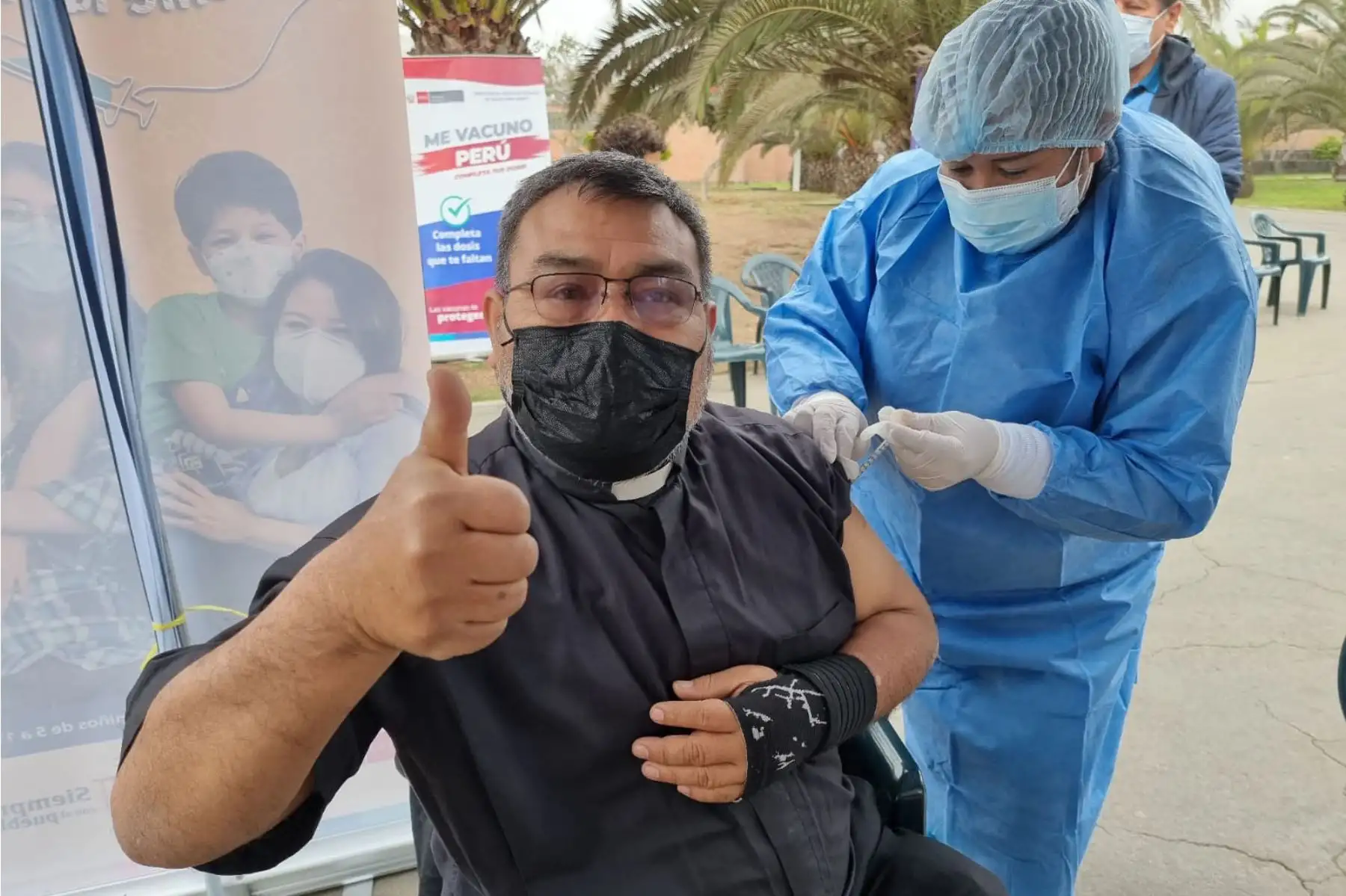 Minsa promueve campaña de vacunación contra la covid-19 en el balneario Santa Rosa. Así mismo brinda otros servicios de salud como charlas sobre salud mental,  odontología, salud ocular, nutrición, entre otros servicios.
Foto: Minsa