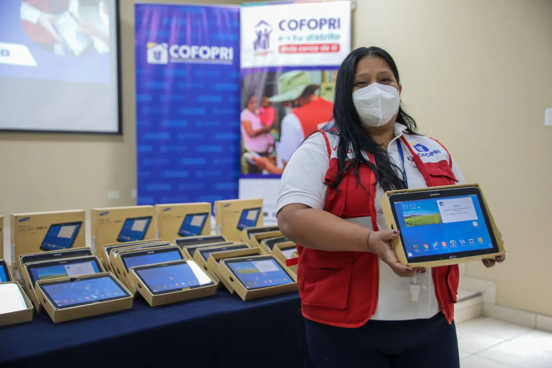 Cn este avance tecnológico se está optimizando el tiempo para brindar un mejor servicio a las familias que esperan su título de propiedad. Foto: ANDINA/Cofopri