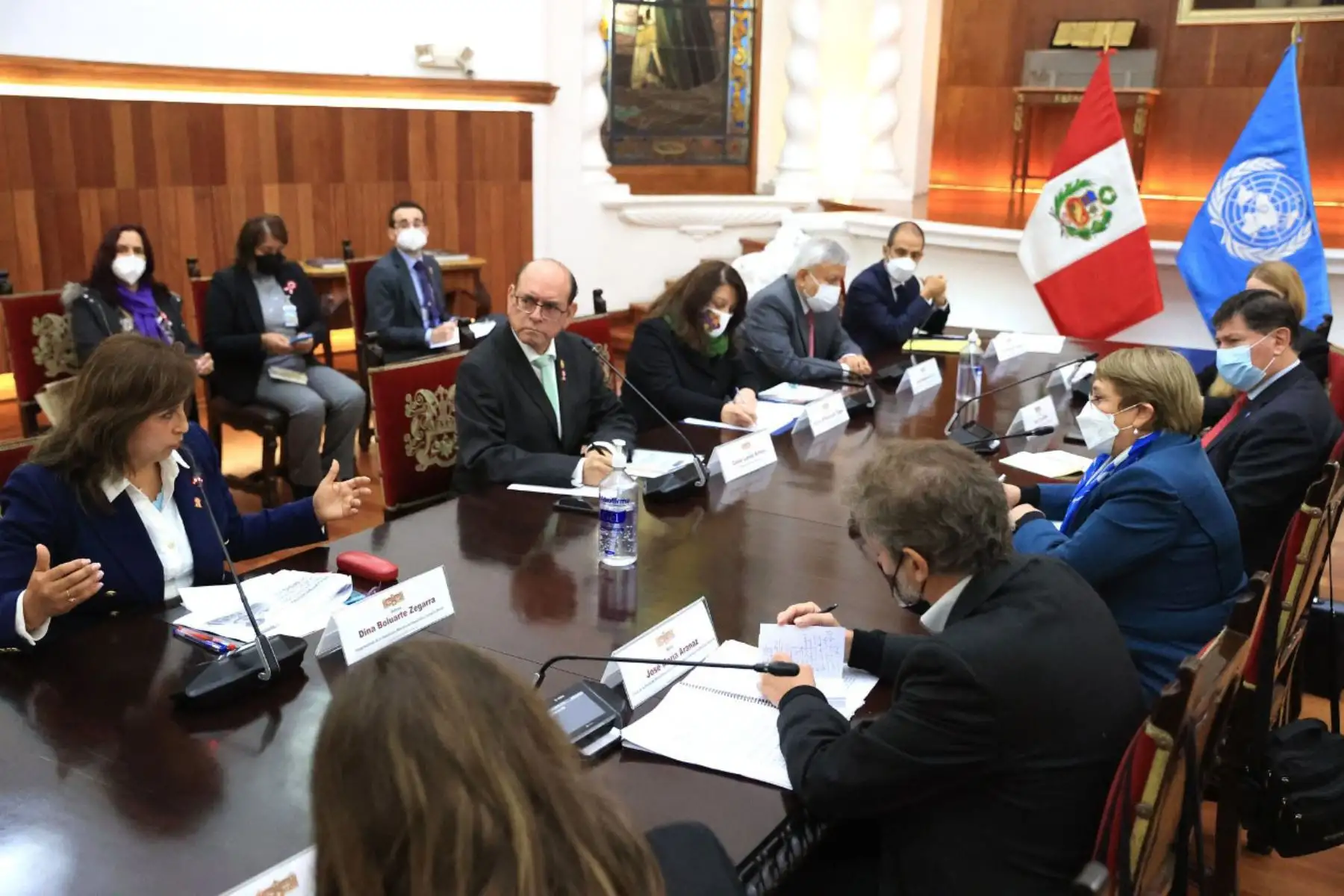 En el marco de la visita oficial de la Alta Comisionada de la ONU para Derechos Humanos en nuestro país,  Michelle Bachelet ; el Canciller Cesar Landa  preside las reuniones temáticas sostenidas entre ministros de Estado sobre los avances y desafíos en materia de DDHH.
Foto: Cancillería del Perú