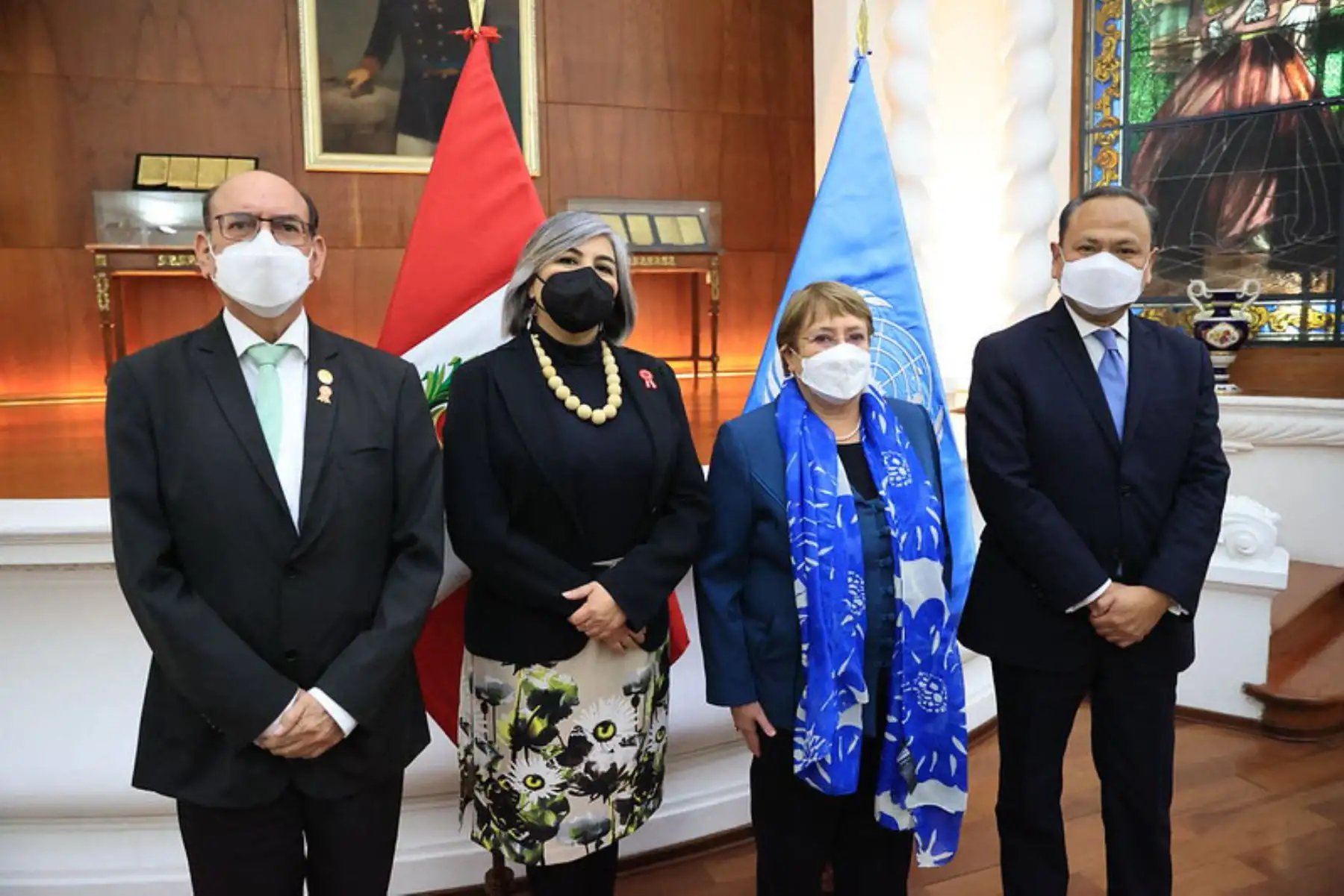 En el marco de la visita oficial de la Alta Comisionada de la ONU para Derechos Humanos en nuestro país,  Michelle Bachelet ; el Canciller Cesar Landa  preside las reuniones temáticas sostenidas entre ministros de Estado sobre los avances y desafíos en materia de DDHH.
Foto: Cancillería del Perú