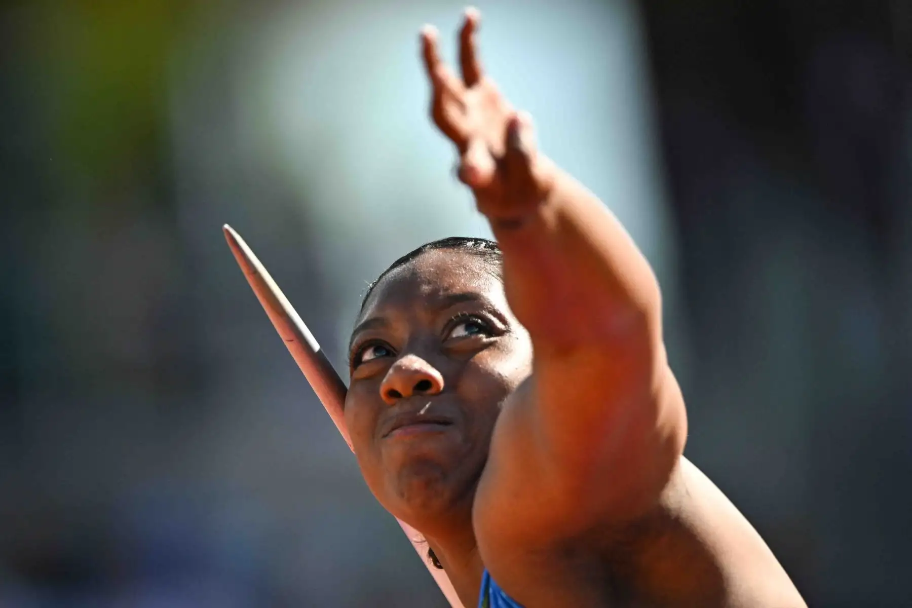 La ecuatoriana Juleisy Angulo compite en la calificación de lanzamiento de jabalina femenina durante el Campeonato Mundial de Atletismo en Hayward Field en Eugene, Oregón. Foto: AFP