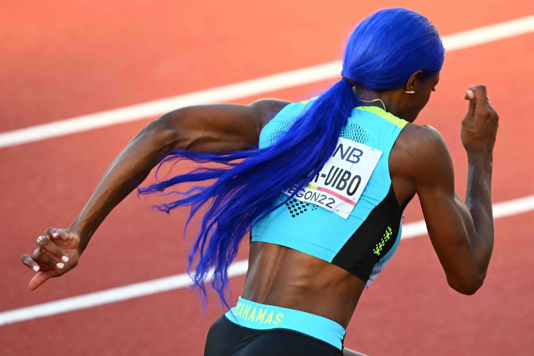 Shaunae Miller-Uibo de Bahamas compite en la semifinal femenina de 400 m durante el Campeonato Mundial de Atletismo en Hayward Field en Eugene, Oregón. Foto: AFP