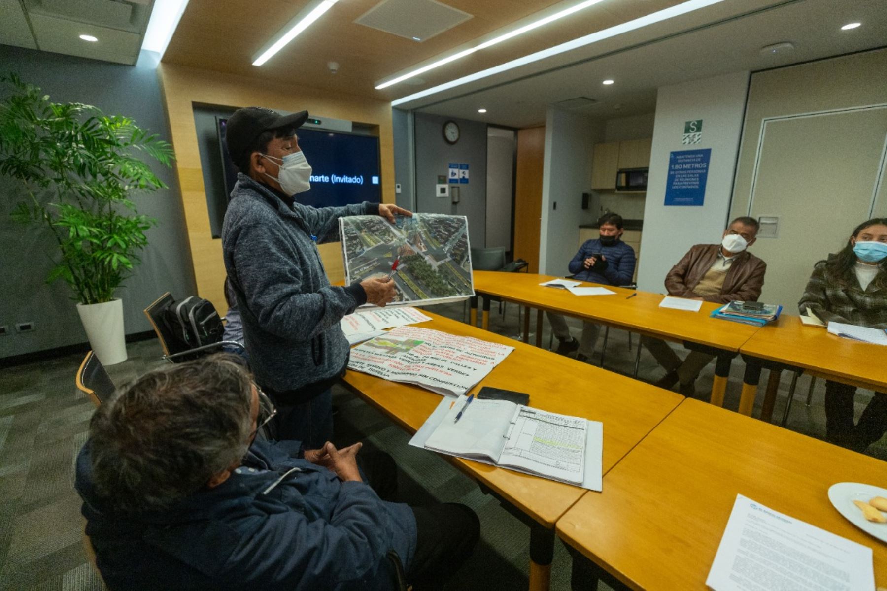 Municipalidad de Lima y Banco Mundial sostuvieron mesa de trabajo con vecinos de Comas en el marco de las obras de ampliación del Metropolitano