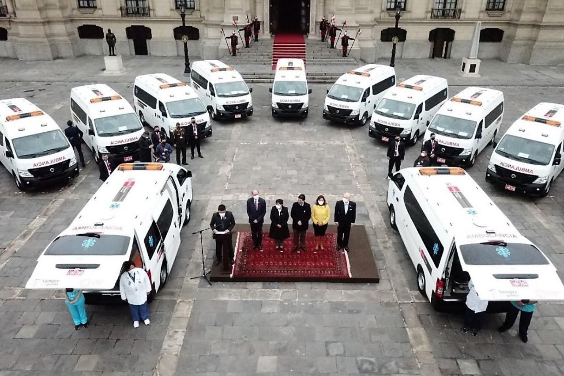 Fueron entregadas al Minsa las primeras 30 ambulancias donadas por Japón. Foto: ANDINA/Difusión
