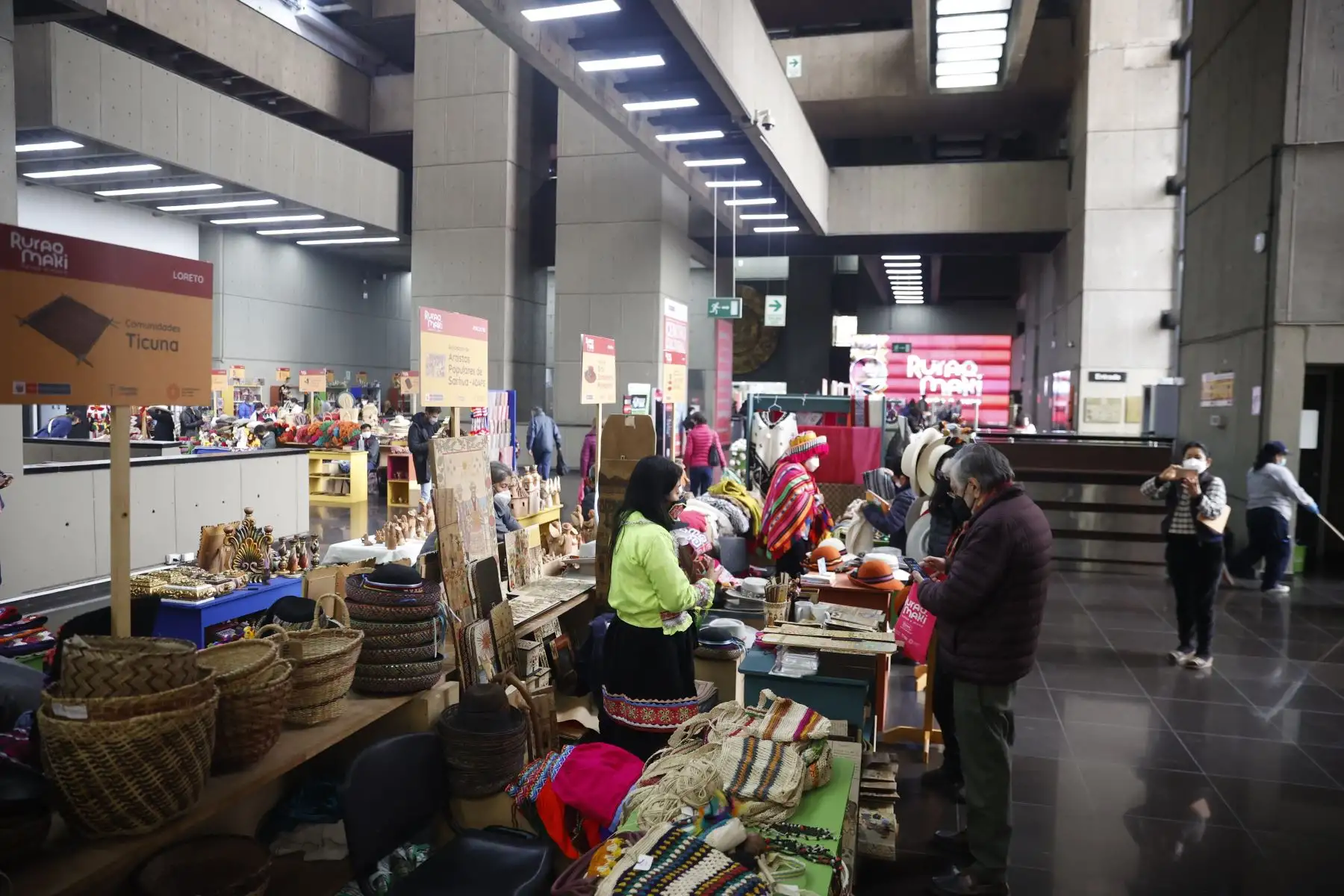 La Feria Ruraq Maki 2022-Vive la fiesta edición especial, reunirá a los artesanos y artistas tradicionales de todo el país, y se desarrollará del 21 al 31 de julio en la sede del Ministerio de Cultura, en San Borja. Se atenderá desde las 10:00 hasta las 20:00 horas. El ingreso será libre. Foto: ANDINA/ Melina Mejía
