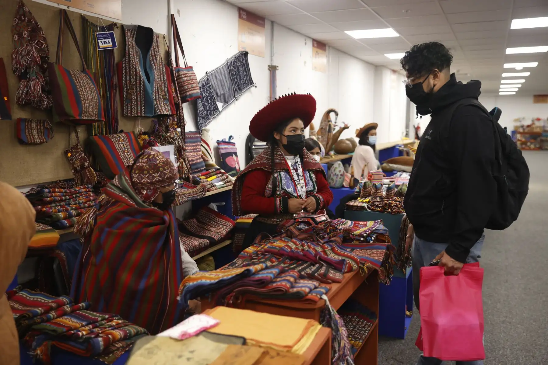 Feria Rurak Maki estará en la sede del Ministerio de Cultura hasta el 31 de julio. Foto: ANDINA/ Melina Mejía