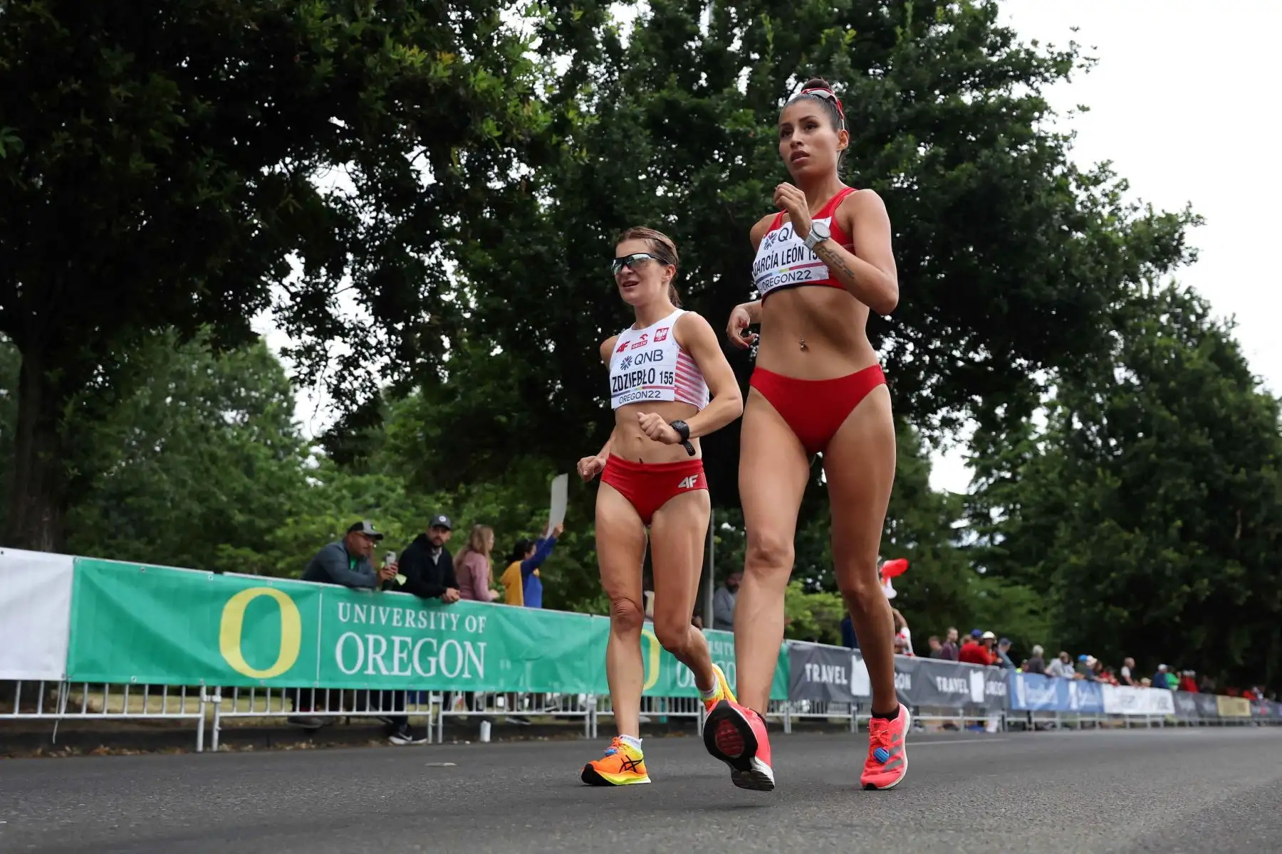 Kimberly Garcia León, del equipo de Perú, compite en la final de carrera de 35 kilómetros de mujeres en el Campeonato Mundial de Atletismo en Oregon. Foto: AFP