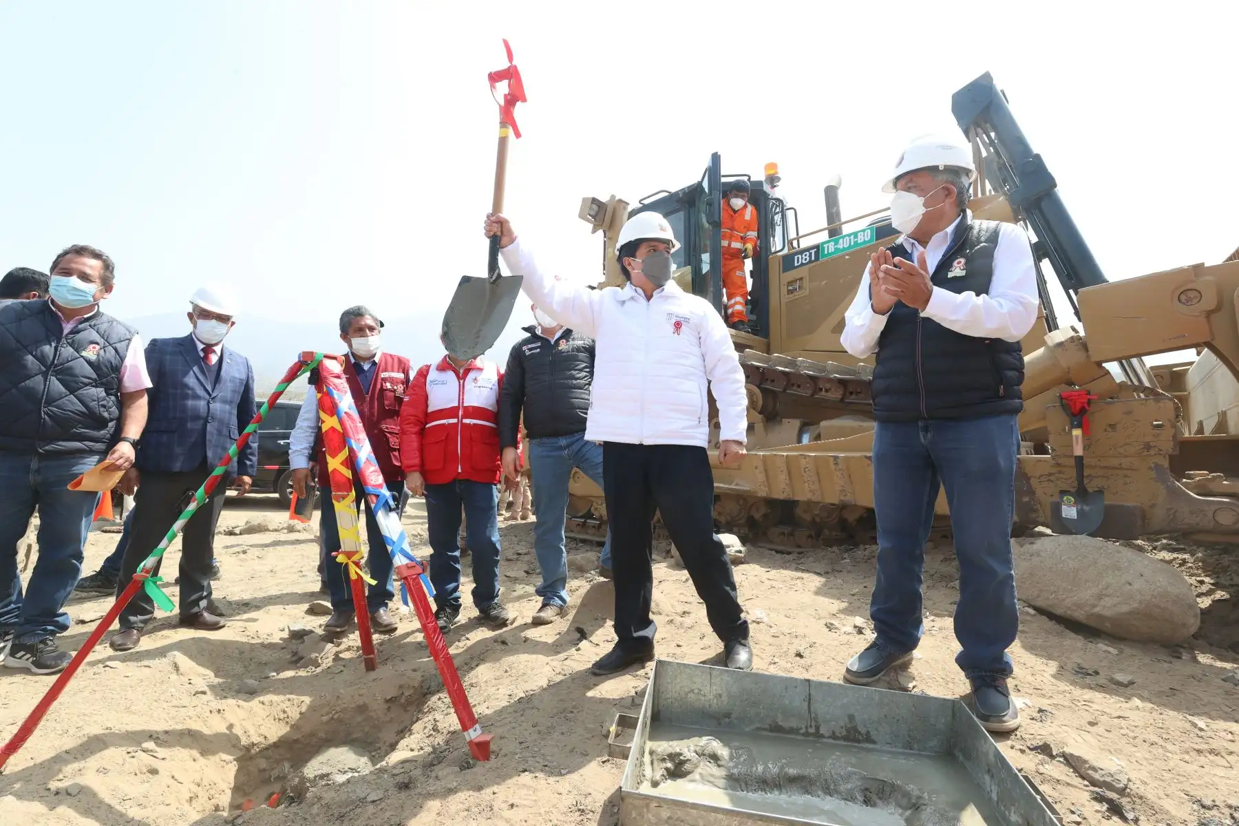 En La Libertad, el presidente de la República, Pedro Castillo, coloca primera piedra de la obra soluciones integrales en las quebradas San Idelfonso y San Carlos. Foto: ANDINA/ Prensa Presidencia