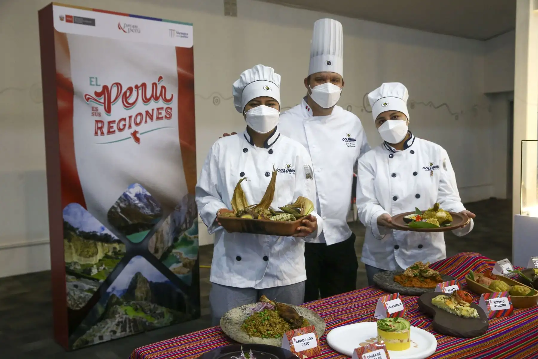 Ministro de Comercio Exterior y Turismo, Roberto Sánchez, presentó la gran iniciativa “El Perú es sus regiones”, un importante esfuerzo del Mincetur y PromPerú para promover el turismo, artesanías y gastronomía nacional en más de sesenta localidades del país, durante las celebraciones de Fiestas Patrias. Foto: ANDINA/Carla Patiño