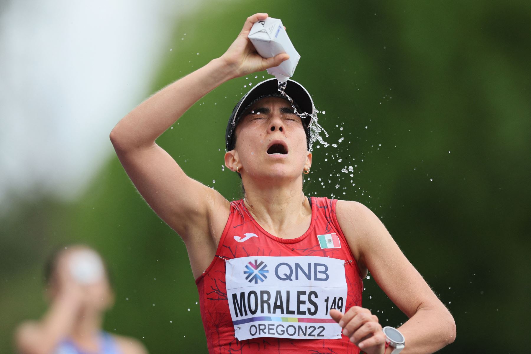 Aura Libertad Morales del Equipo de México compite en la final de caminata de 35 km de mujeres el día ocho del Campeonato Mundial de Atletismo Oregon22 en Hayward Field.
Foto: AFP