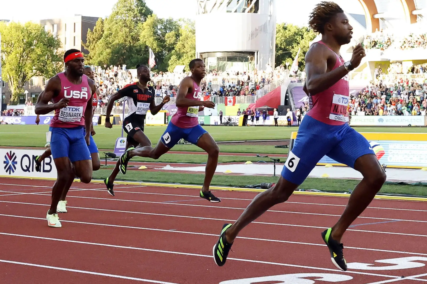 Noah Lyles de EE. UU. cruza la línea de meta para ganar la final masculina de 200 m en el Campeonato Mundial de Atletismo Oregon22 en Hayward Field en Eugene, Oregon, EE. UU.
Foto: EFE
