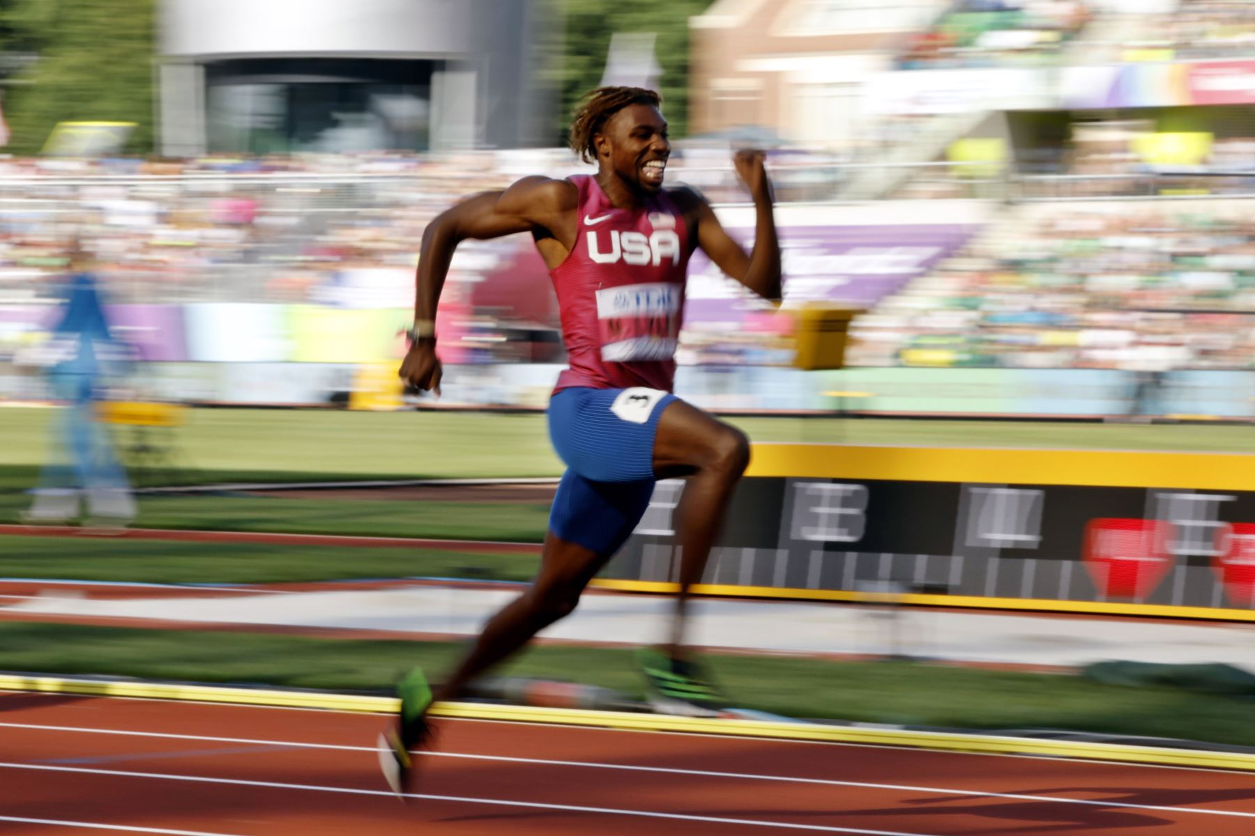 El estadounidense Noah Lyles compite en las eliminatorias masculinas de 200 metros en el Campeonato Mundial de Atletismo Oregon22 en el Hayward Field de Eugene, Oregón, EE. UU.
Foto: EFE