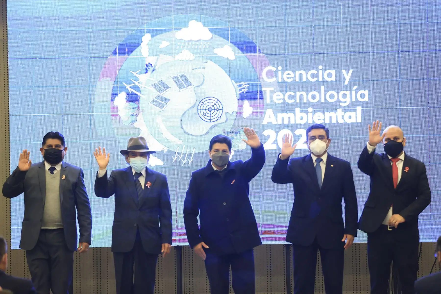 El presidente de la República, Pedro Castillo Terrones, inaugura el evento “Ciencia y Tecnología Ambiental 2022”, que abordará temas ambientales como la gestión de residuos sólidos, la reducción de emisión de gases efecto invernadero, el impulso a la economía circular y la gestión integrada de los recursos ambientales.
Foto: ANDINA/ Prensa Presidencia