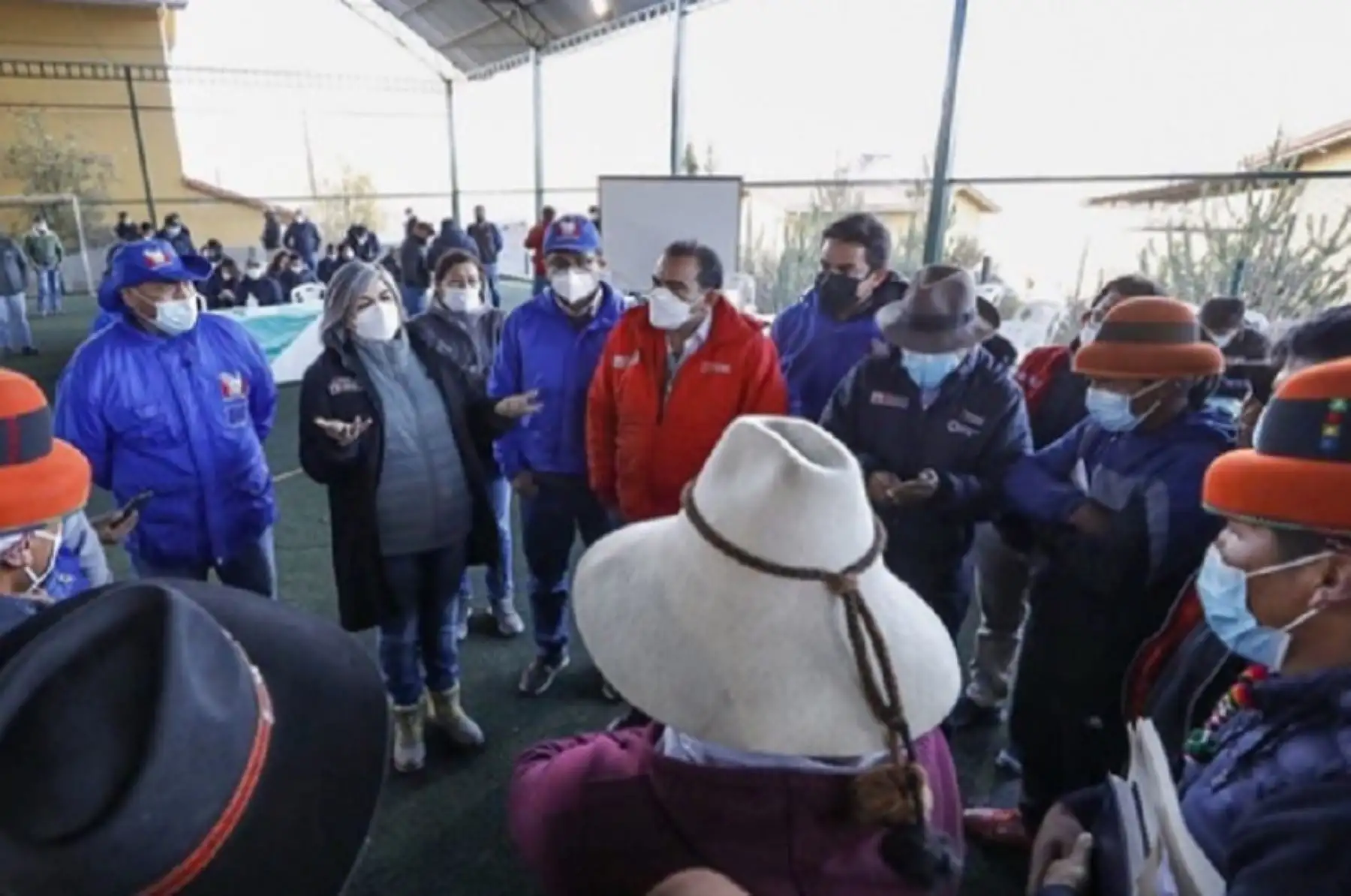 Mediante este mecanismo, la ciudadanía podrá conocer los acuerdos alcanzados en los subgrupos de trabajo de Fuerabamba, Chila, Choaquere, Chuicuni, Pumamarca y Huancuire, donde se abordaron temas de saneamiento físico legal, educación, empleo, empresa comunal, emprendedores, grupos vulnerables, agricultura-medio ambiente y salud.