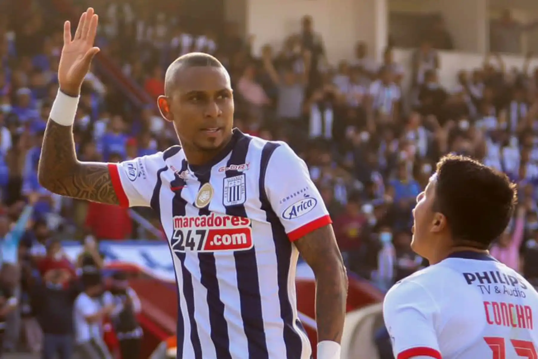El jugador Arley Rodríguez  de Alianza Lima, anota el gol contra el Mannucci de Trujillo. Foto:@LigaFutProf