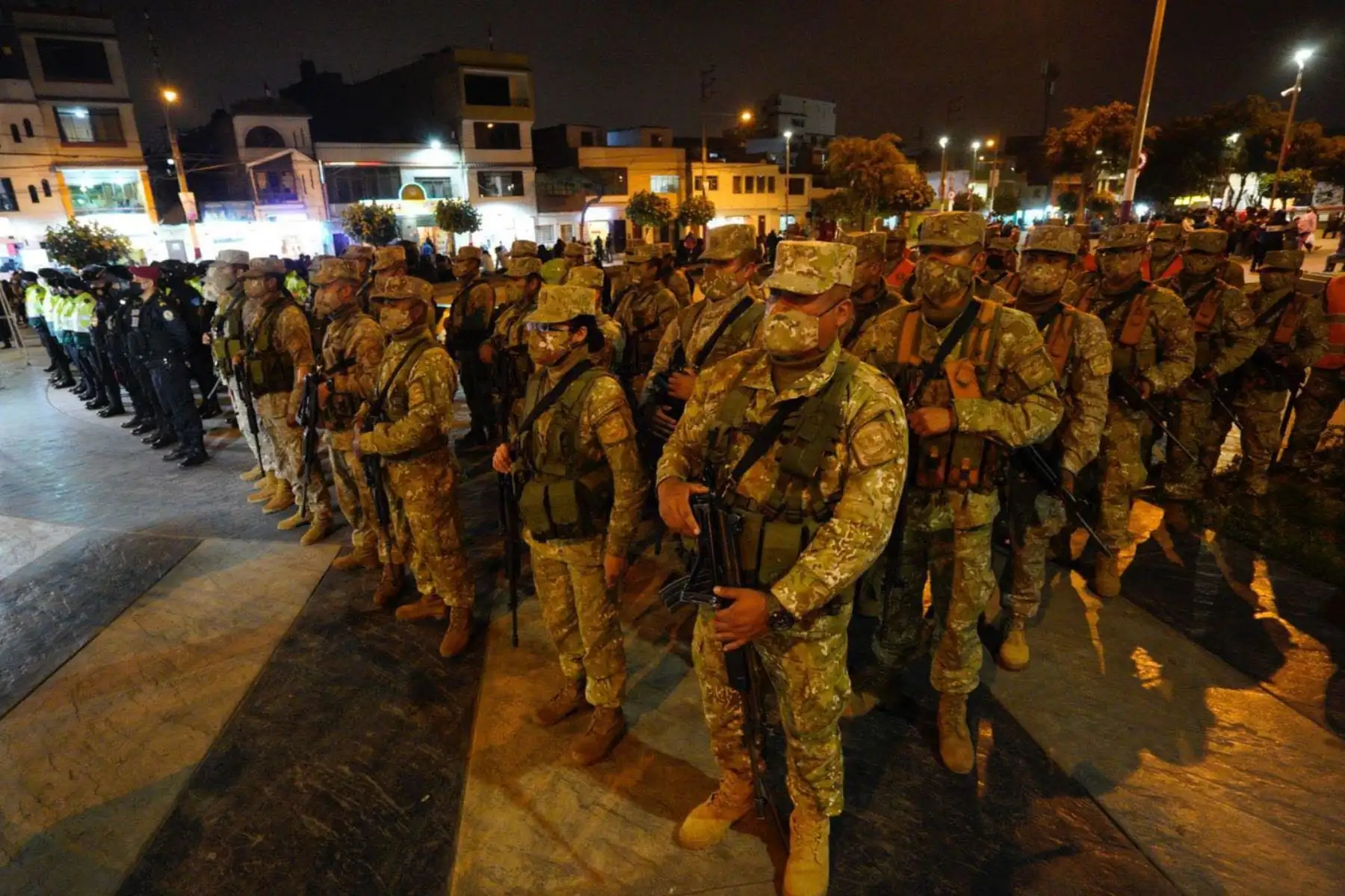 Ministros de Defensa e Interior presentan los resultados de los operativos contra la inseguridad ciudadana, de las últimas 36 horas, en que nuestras Fuerzas Armadas se sumaron en apoyo a la PNP. Foto: MINDEF