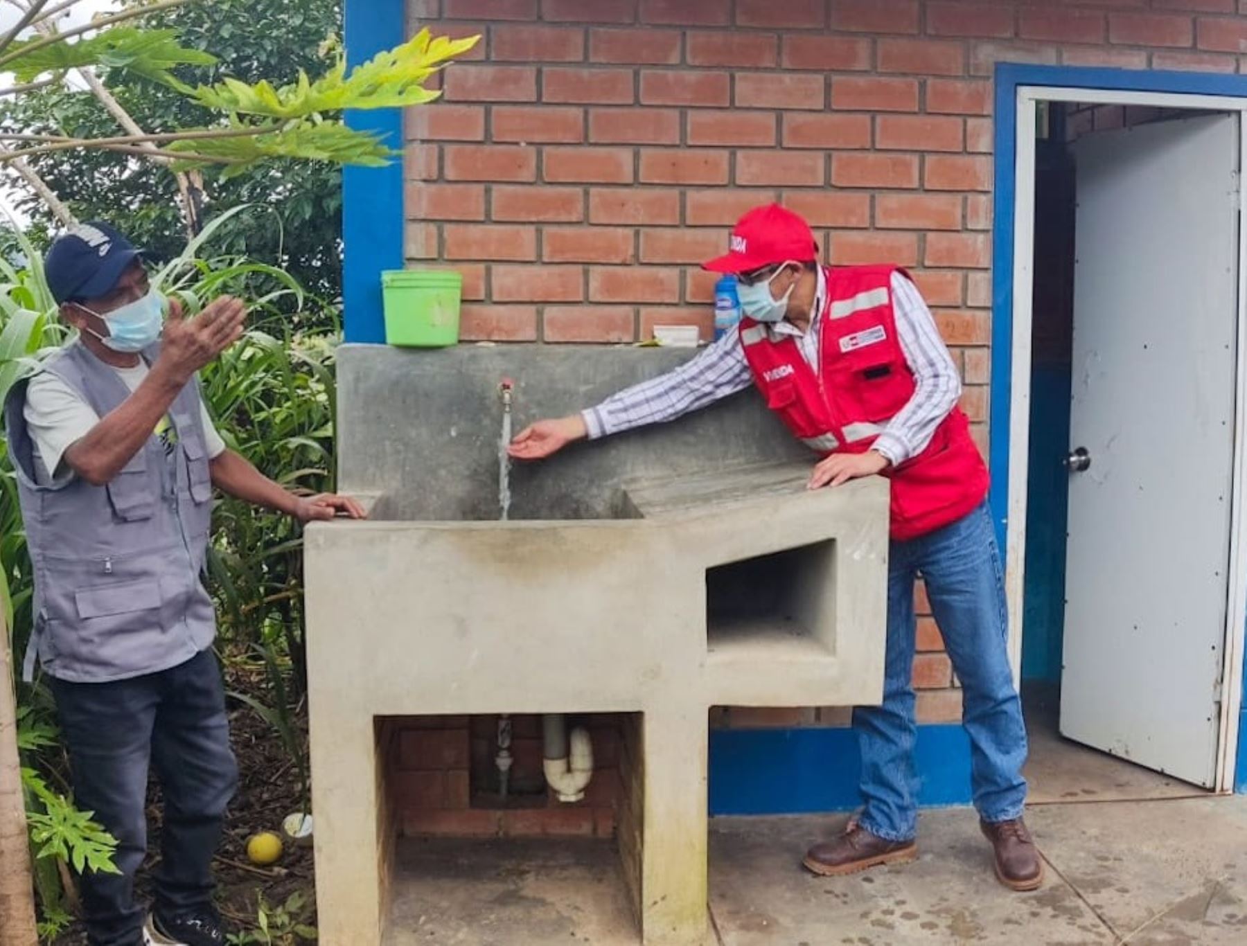 Cajamarca: Instalan servicios de agua y saneamiento para familias de Huallanda en Jaén