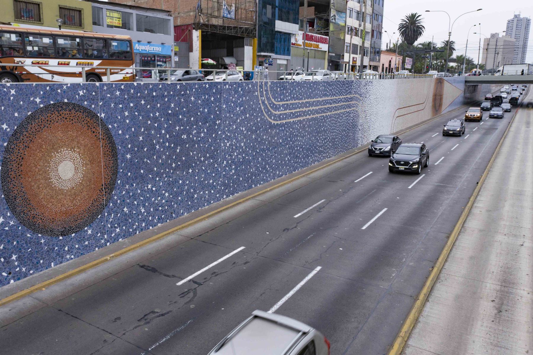 La Municipalidad de Lima presentó el mural “Un siglo, un años, una sola noche”, en la Vía Expresa de Lima.  Foto: ANDINA/Difusión