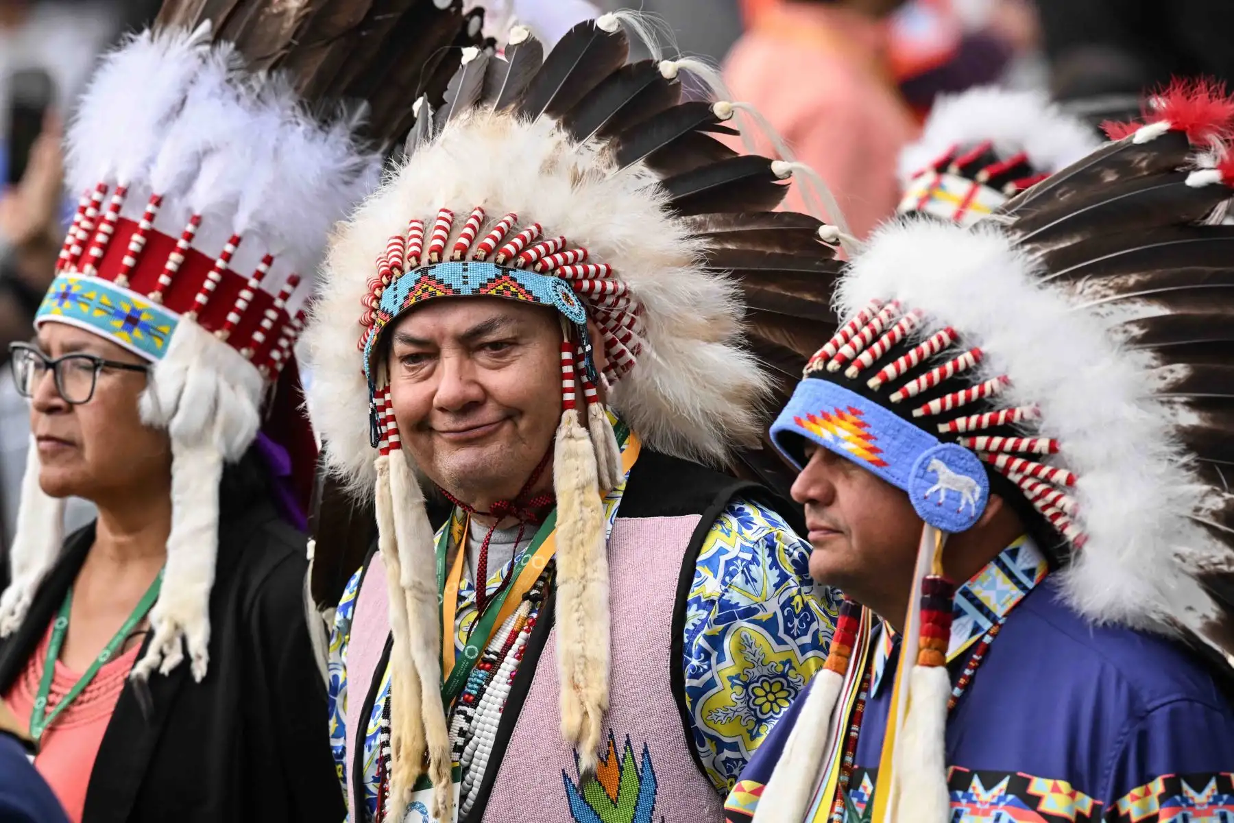 El papa Francisco, se reúne con la comunidad indígena en Muskwa Park en Maskwacis, al sur de Edmonton, en el oeste de Canadá. Foto: AFP